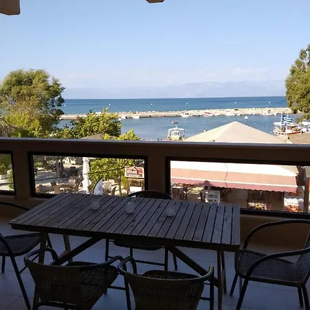 Thea, Agios Andreas Apartman