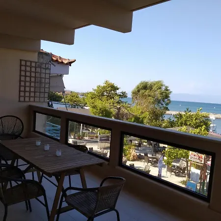 Thea, Agios Andreas Apartment
